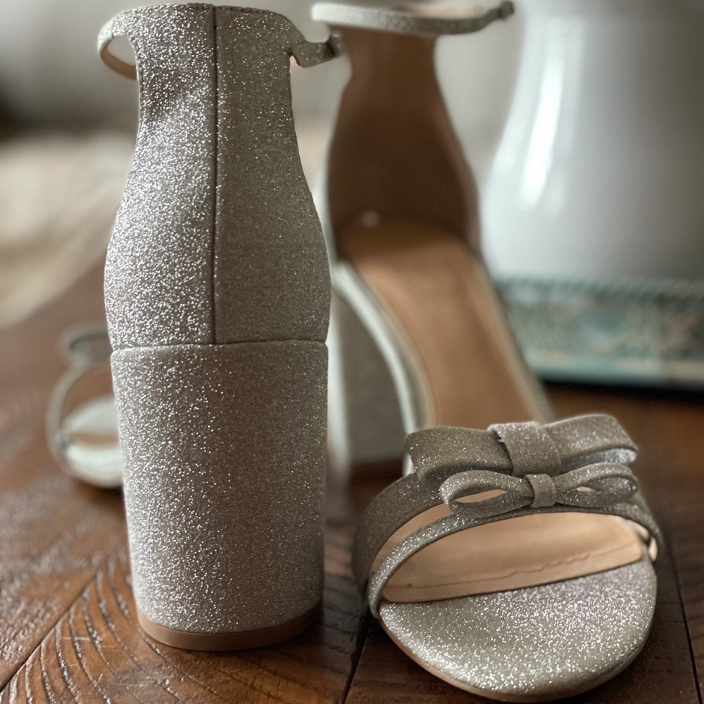 Badgley Mischka chunky heels, size 8